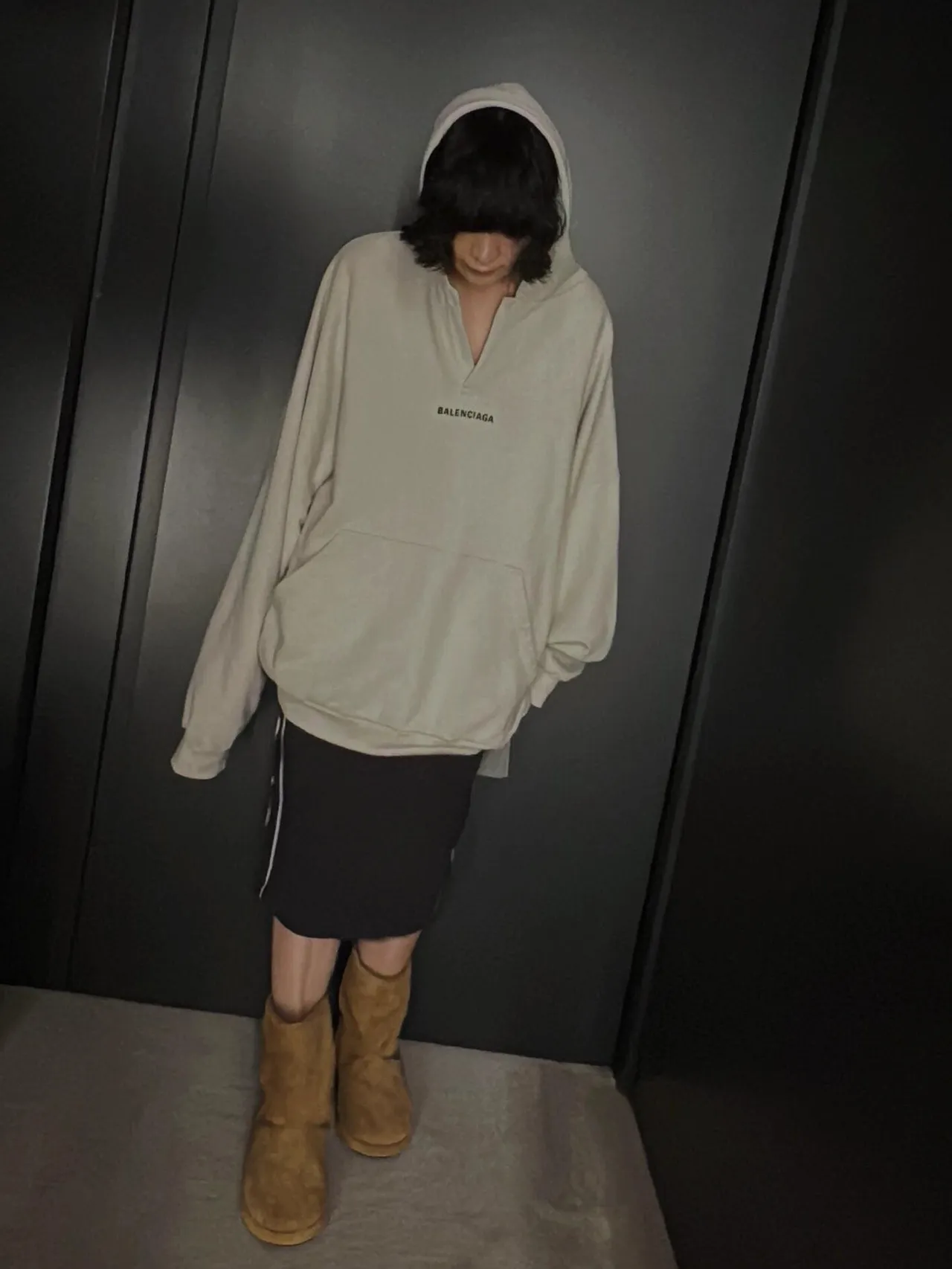 「 」